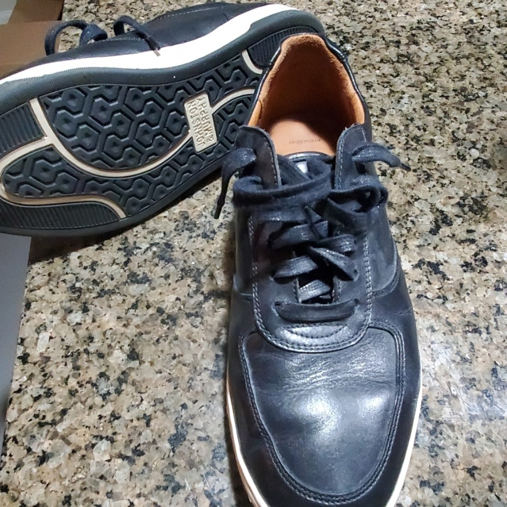 Johnston and Murphy Fenton Leather Sneaker